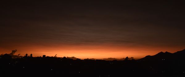 Amanhecer de quinta-feira (27) na Serra, Grande Vitória por Ricardo Medeiros