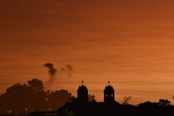 Amanhecer de quinta-feira (27) na Serra, Grande Vitória por Ricardo Medeiros
