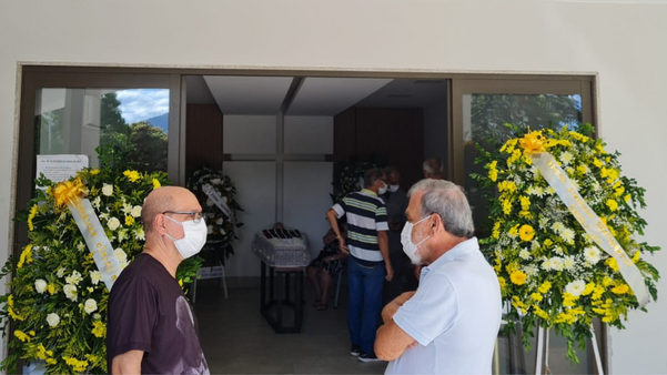 O velório de Raul Sampaio aconteceu em Cachoeiro de Itapemirim, e reuniu amigos e familiares por João Henrique Castro