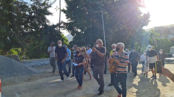 Amigos e familiares se despedem de Raul Sampaio, autor de 'Meu Pequeno Cachoeiro' por João Henrique Castro