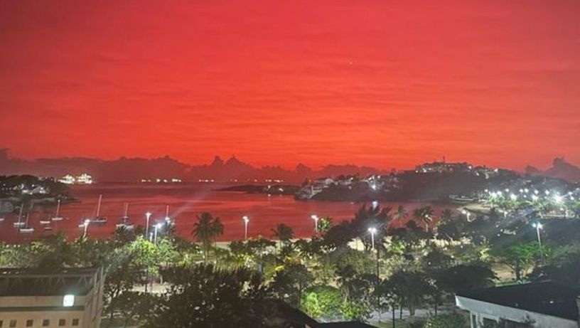 Céu alaranjado na Grande Vitória nesta quinta-feira (27)