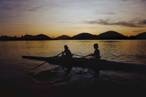 Amanhecer na Avenida Beira-Mar, em Vitória por Fernando Madeira