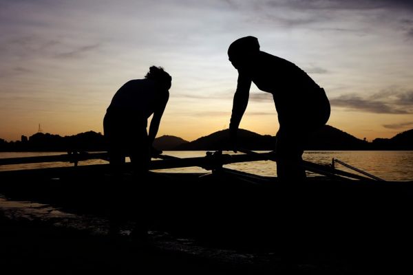 Amanhecer na Avenida Beira-Mar, em Vitória por Fernando Madeira