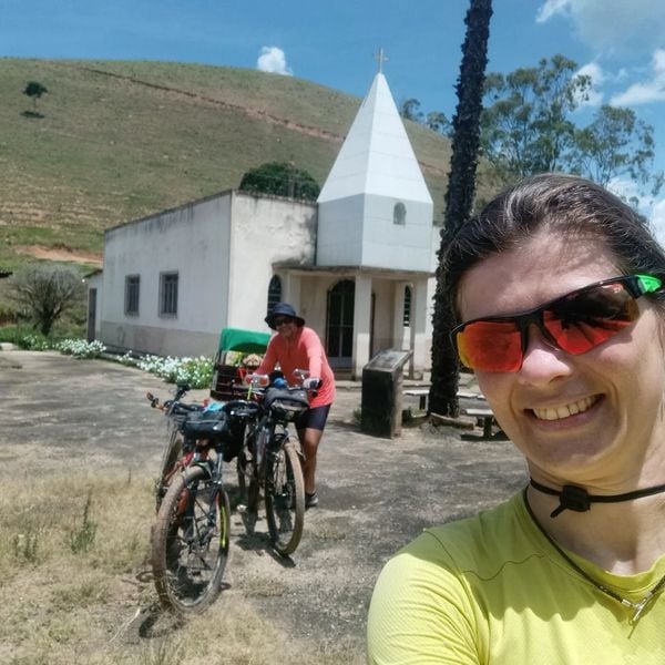Jornada pelo mundo terá a companhia do pet Roque  por Reprodução/ Instagram @horizonteflexiveloficial