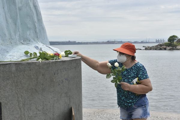 Homenagens à Iemanjá em Vitória, ES  por Ricardo Medeiros