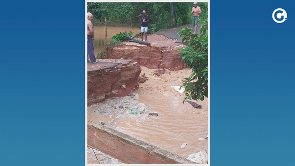 Chuva causa transtornos em Cachoeiro de Itapemirim