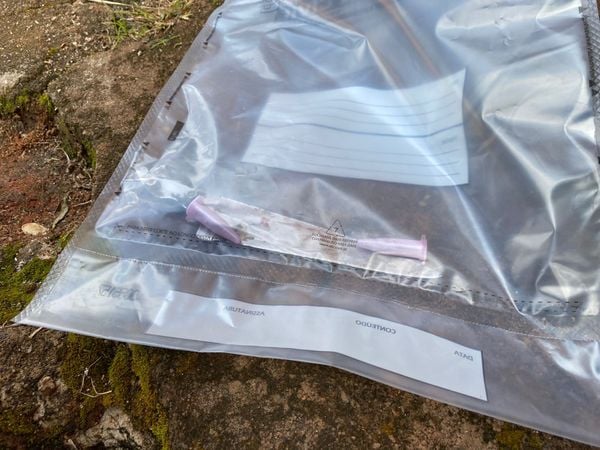 Droga e faca usada no crime foram aprendidos