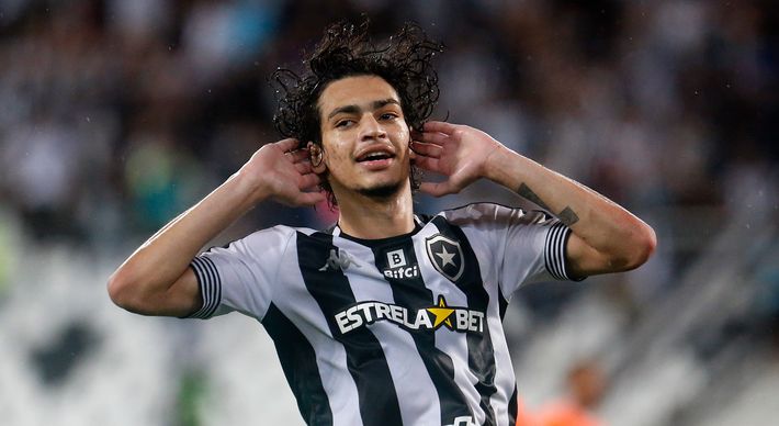 Matheus Nascimento brilha com golaços e Botafogo vence o Nova Iguaçu | A Gazeta
