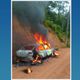 Imagem - Polícia investiga carro incendiado em rua de terra em Cariacica