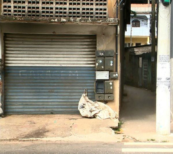 O homem estava escondido em um beco esperando a vítima