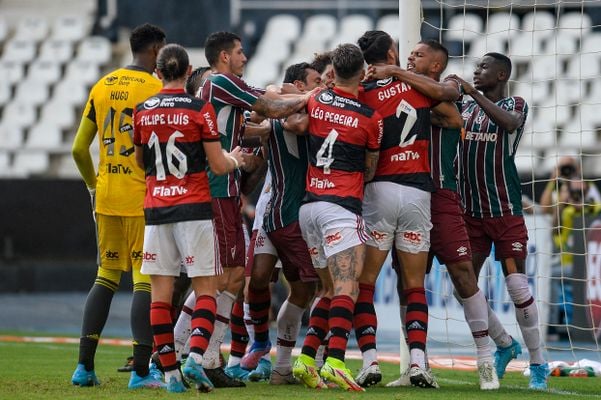 Sobrou confusão no clássico entre Flamengo e Fluminense