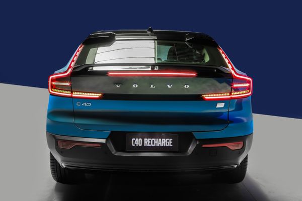 Volvo C40 é primeiro modelo da marca projetado sem motor à combustão