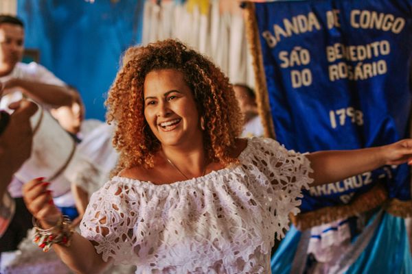 Monique Rocha lança música e videoclipe em homenagem a Dona Astrogilda