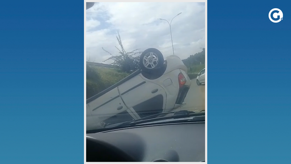 Capotamento aconteceu nesta sexta-feira (11), na BR 101, na altura do bairro Planalto Serrano, na Serra