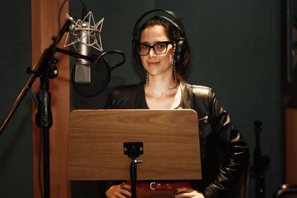 Mel Lisboa e Seu Jorge nas gravações do podcast Paciente 63