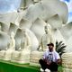 O músico Tico Santta Cruz visitou o monumento do Buda Gigante, em Ibiraçu