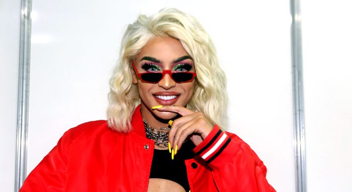 Em pouco mais de cinco anos de carreira, Phabullo Rodrigues da Silva se tornou a drag queen mais seguida do mundo