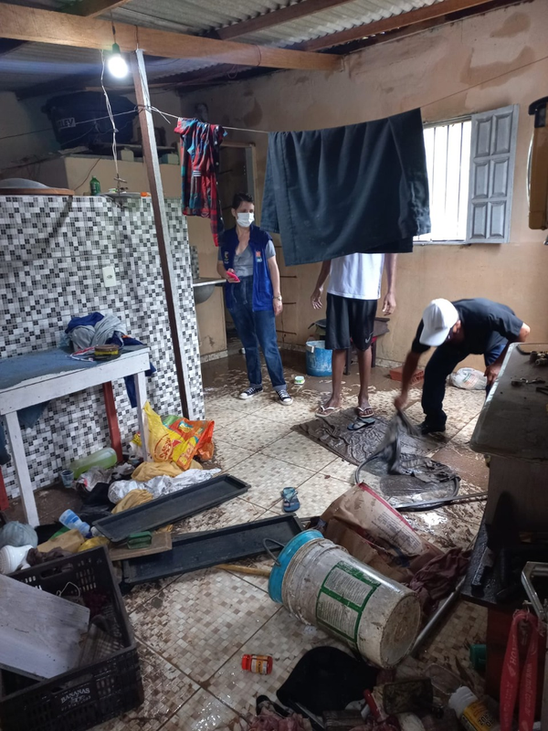Tromba d'água atinge São Mateus e causa danos em diversas casas