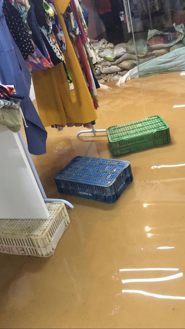 Chuva alaga ruas em comunidade de Alfredo Chaves por Redes sociais 