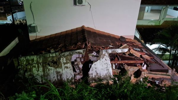 Muro cede, atinge casa e mata ex-secretário de Agricultura de Alegre por João Henrique Castro