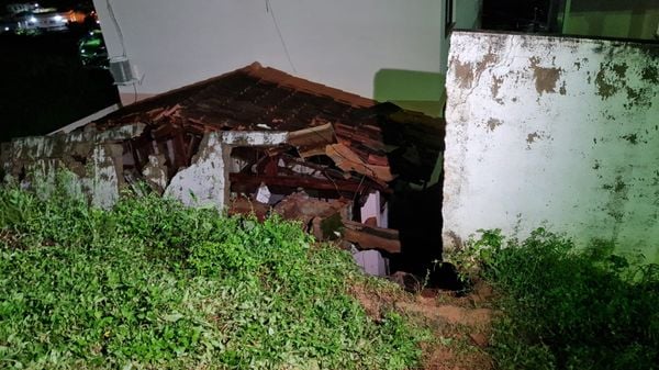 Muro cede, atinge casa e mata ex-secretário de Agricultura de Alegre por João Henrique Castro