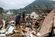 Pessoas trabalham em local de deslizamento de terra no Morro da Oficina após chuvas torrenciais em Petrópolis, Brasil 16 de fevereiro de 2022. REUTERS/Ricardo Moraes ORG XMIT: GDN(REUTERS/Ricardo Moraes/Folhapress)