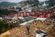 Pessoas trabalham em local de deslizamento de terra no Morro da Oficina após chuvas torrenciais em Petrópolis, Brasil 16 de fevereiro de 2022. REUTERS/Ricardo Moraes ORG XMIT: GDN(REUTERS/Ricardo Moraes/Folhapress)