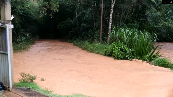 Chuva deixa ruas e estradas alagadas no interior de Alfredo Chaves