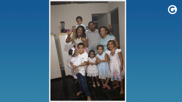 Família reunida em casa, na zona rural de Nova Venécia