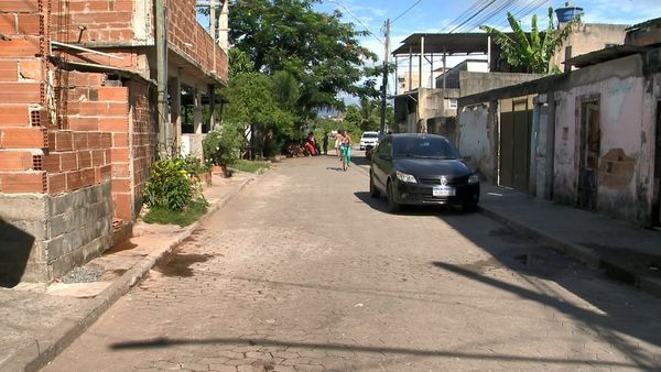 dolescente ficou ferido e homem foi morto em rua de Jardim Marilândia, em Vila Velha