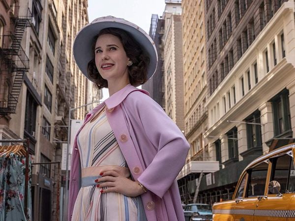 Rachel Brosnahan, na série 'The Marvelous Mrs. Maisel'