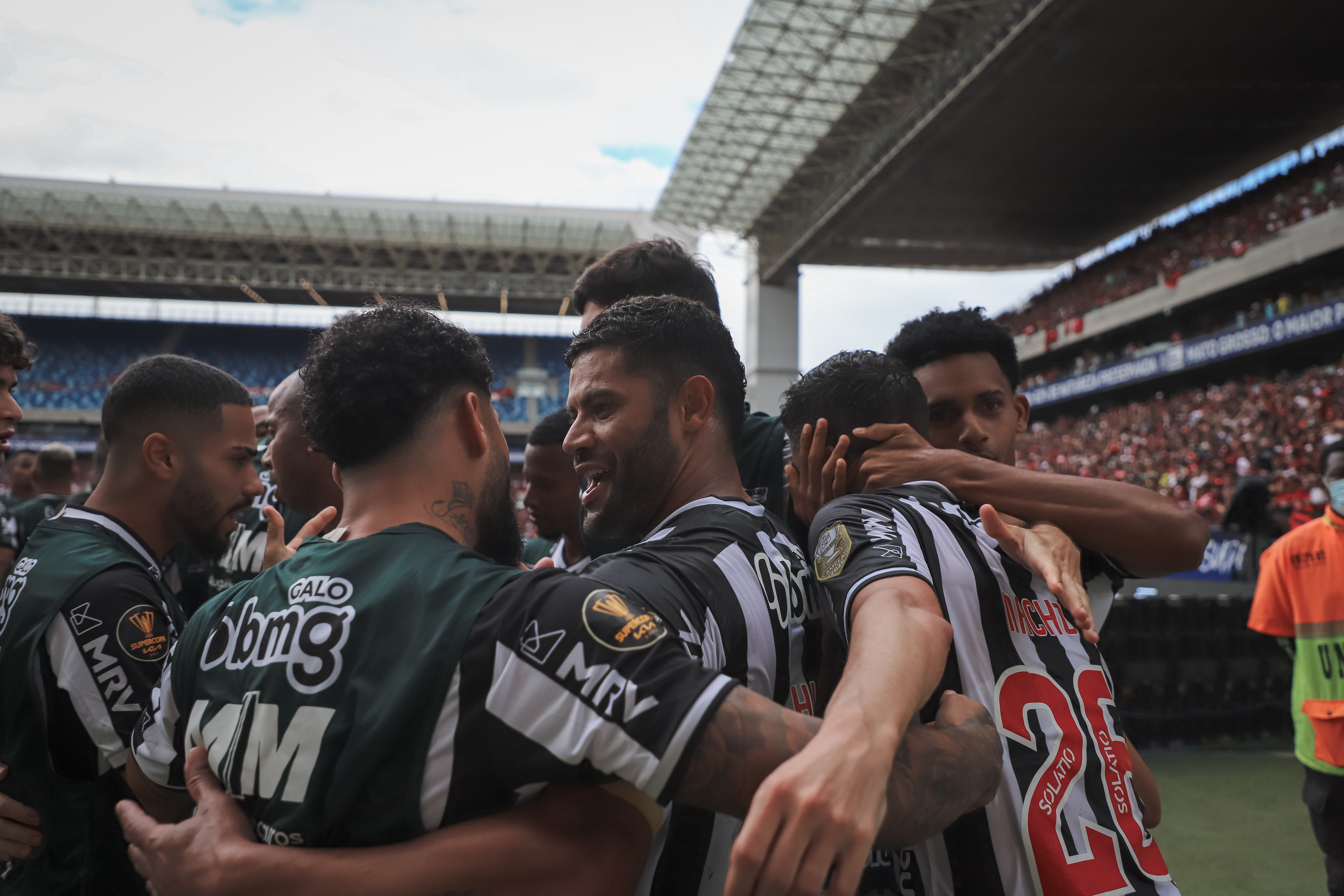 Atlético-MG vence Flamengo em incrível disputa de pênaltis e é campeão da  Supercopa do Brasil - Super Rádio Tupi