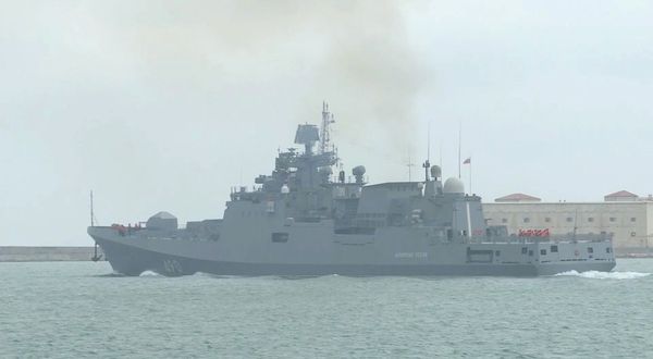 Navio russo no Mar Negro durante exercício militar em 12 de fevereiro de 2022.