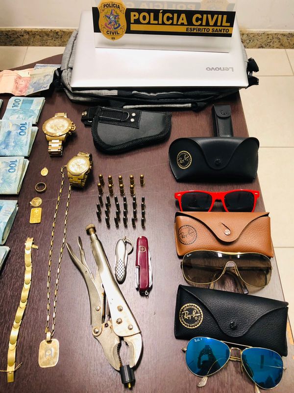 Segundo a polícia, diversos objetos foram adquiridos com os valores dos furtos por Divulgação \ PCES