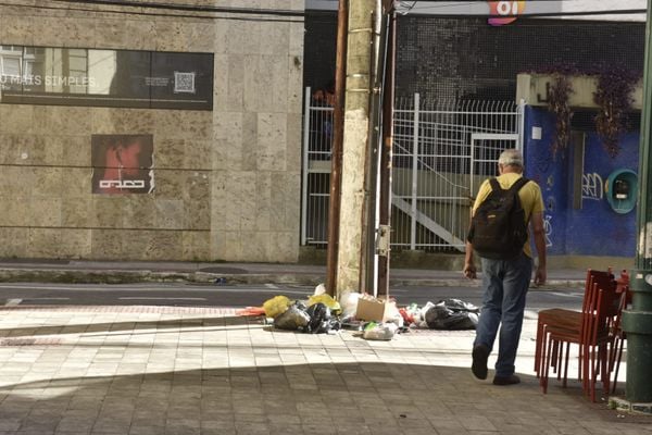 Lixo acumulado em ruas do Centro de Vitória por Ricardo Medeiros