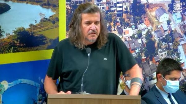 O prefeito de São Mateus, Daniel da Açaí, durante sessão da Câmara de votava seu impeachment