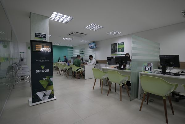 Sicoob ES chega a 500 mil associados e anuncia expansão