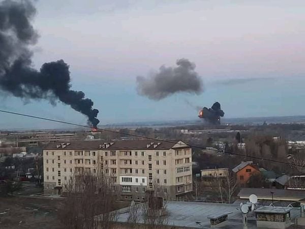 Explosões na Ucrânia após a Rússia anunciar a invasão do país