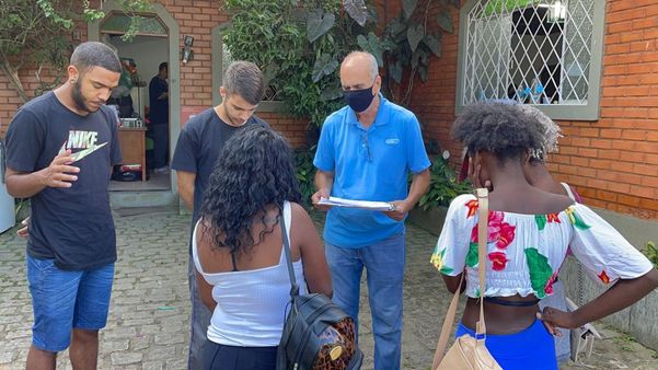 Ação solidária da ICM em Petrópolis (RJ) por ICM/ Divulgação