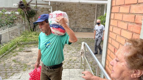 Ação solidária da ICM em Petrópolis (RJ) por ICM/ Divulgação
