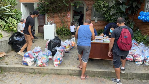 Ação solidária da ICM em Petrópolis (RJ) por ICM/ Divulgação