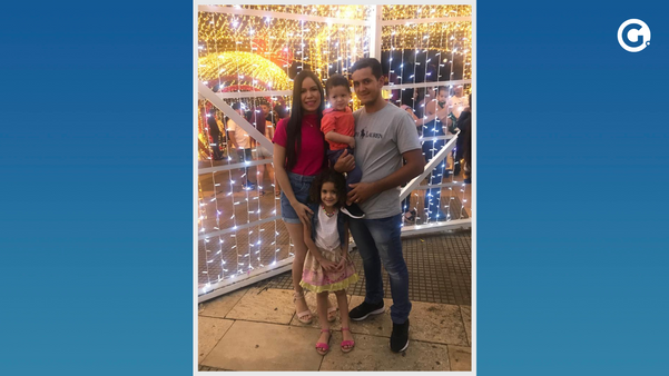 O pequeno Andrei Sodré Filho no colo, ao lado do pai Andrei, da mãe Laís Fátima e da irmã Lívia