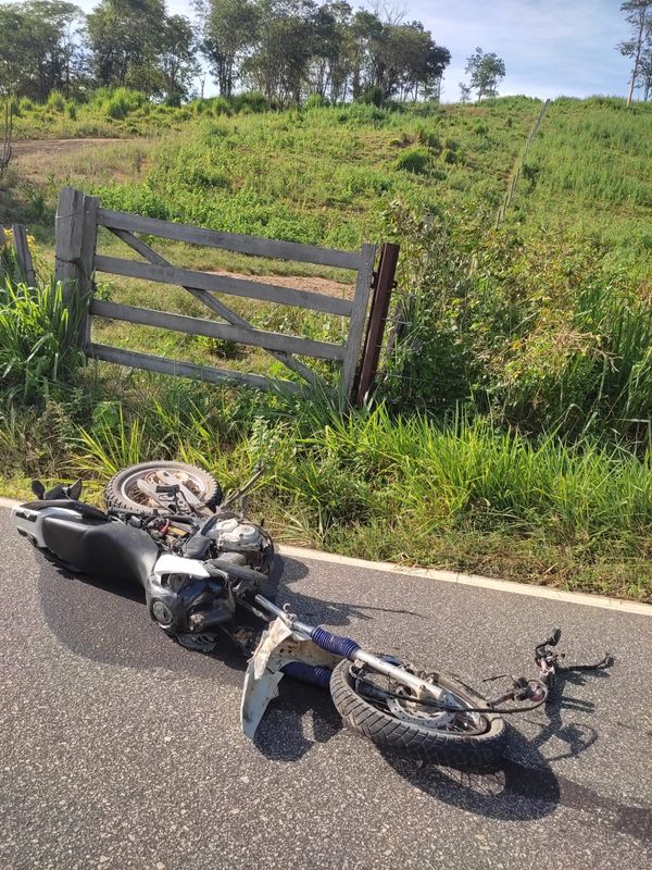 Acidente entre moto e caminhão na ERS 446 em Baixo Guandu.
