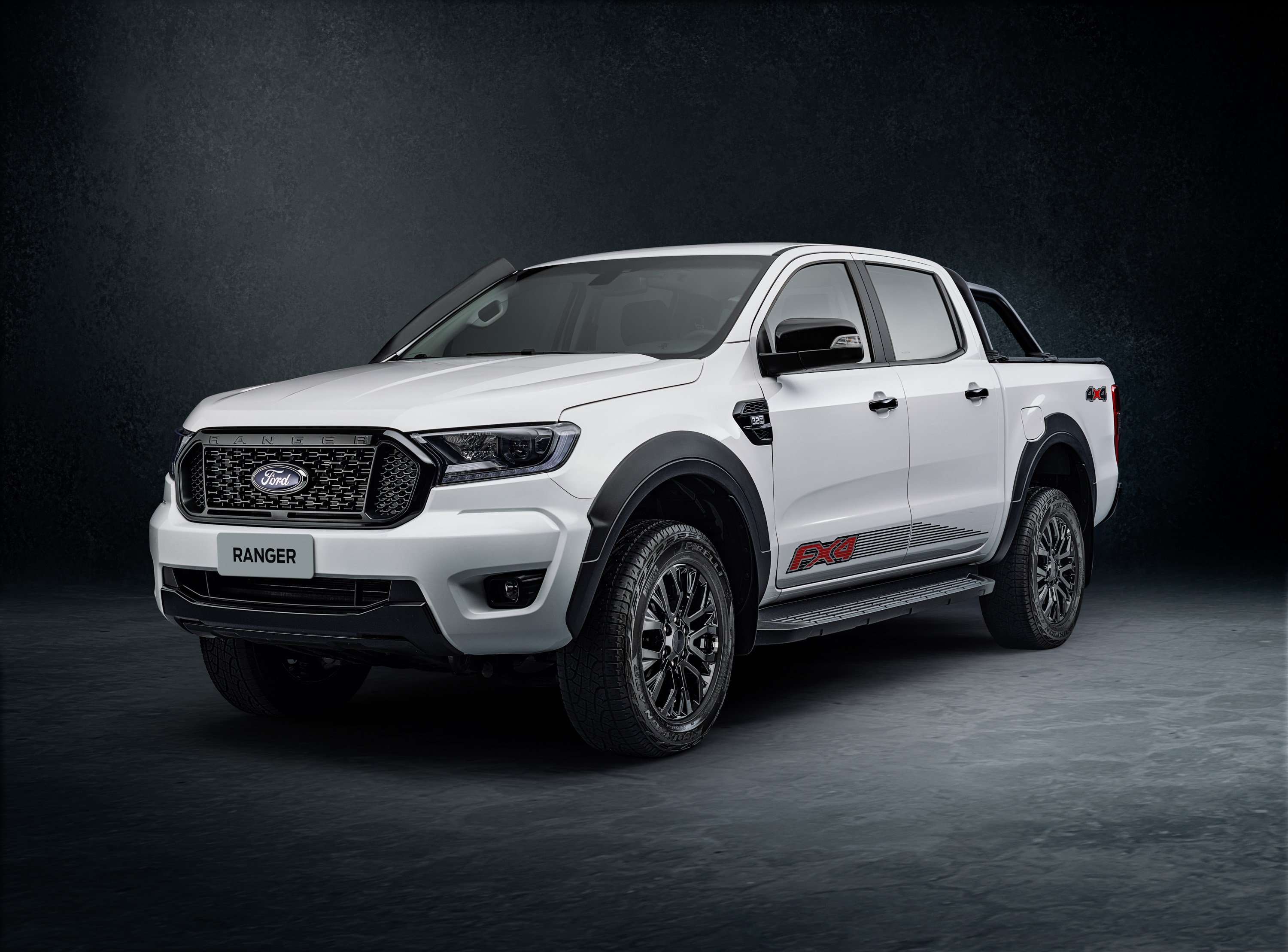 A Gazeta | Nova versão Ford Ranger FX4 é off-road com acabamento de luxo