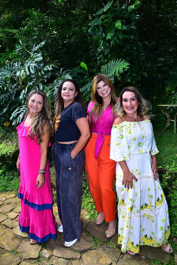 A empresária  Kelly Castiglione proprietária do Espaço Bem Te Villa,  empresária Wanda Delazari, Dra Kassia Ferraz (adv) e a jornalista e anfitriã Izabel Mendonça
