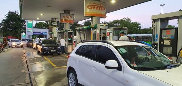 Movimento em um posto da Avenida Américo Buaiz, em Vitória, estava alto nesta quinta-feira (10) por Carlos Alberto Silva