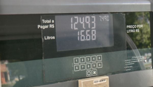 Aumento da gasolina em Linhares