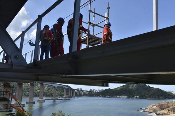 Obras da Ciclovia da Vida, na Terceira Ponte, avançam sobre a Baía de Vitória por Ricardo Medeiros