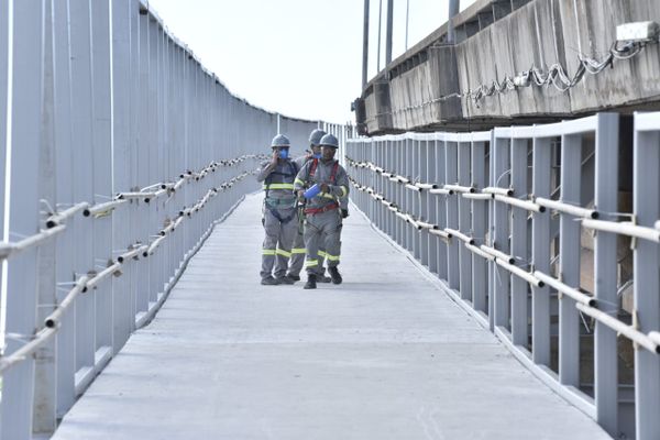 Obras da Ciclovia da Vida, na Terceira Ponte, avançam sobre a Baía de Vitória por Ricardo Medeiros