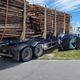 Imagem - Carro é arrastado por carreta em acidente na BR 101 em Linhares